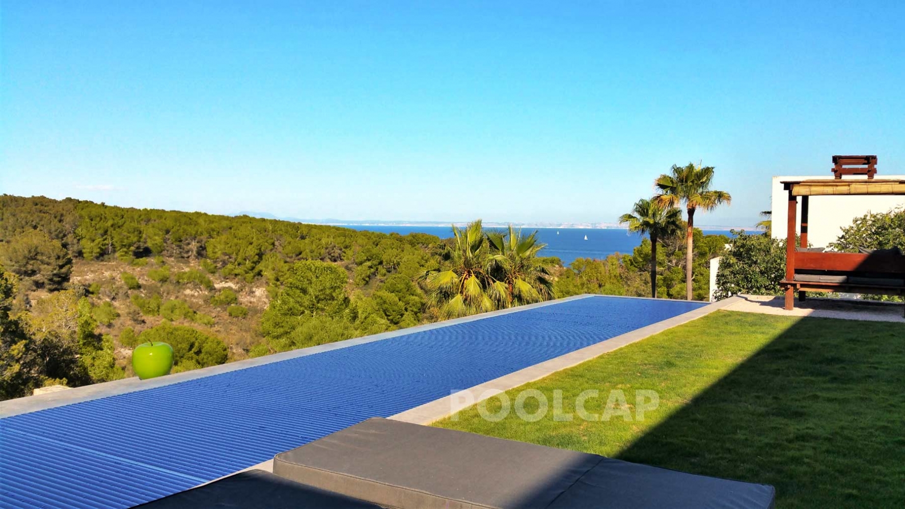Poolabdeckung Rolloabdeckung Solar Außenpool Mallorca